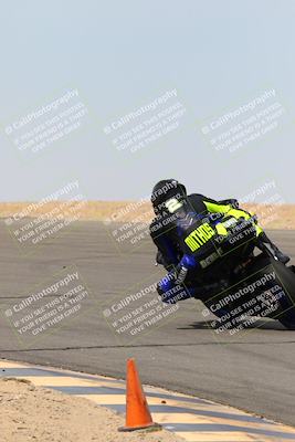 media/Mar-13-2022-SoCal Trackdays (Sun) [[112cf61d7e]]/Turn 10 Backside (105pm)/